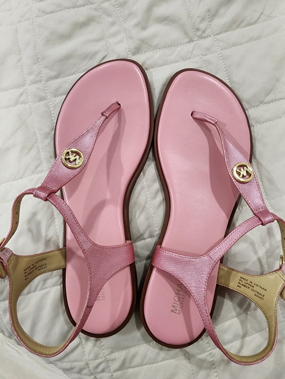 Michael Kors Mallory T-Strap Flat Sandals Pink Crosshatch Gold MK Medallion 8 - Picture 2 of 13